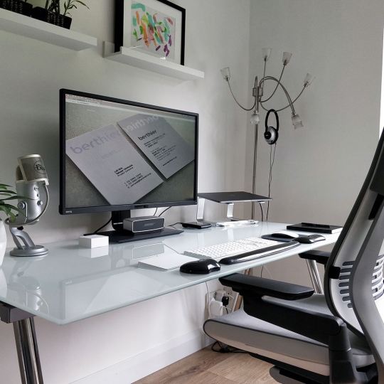 Bàn Làm Việc Tại Nhà