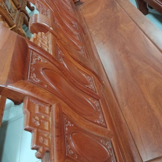 Bộ sofa gỗ , bàn mặt kính